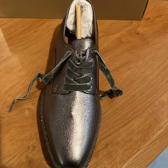 NIB Johnston & Murphy Gracelyn Oxford - Pewter - Picture 2 of 4